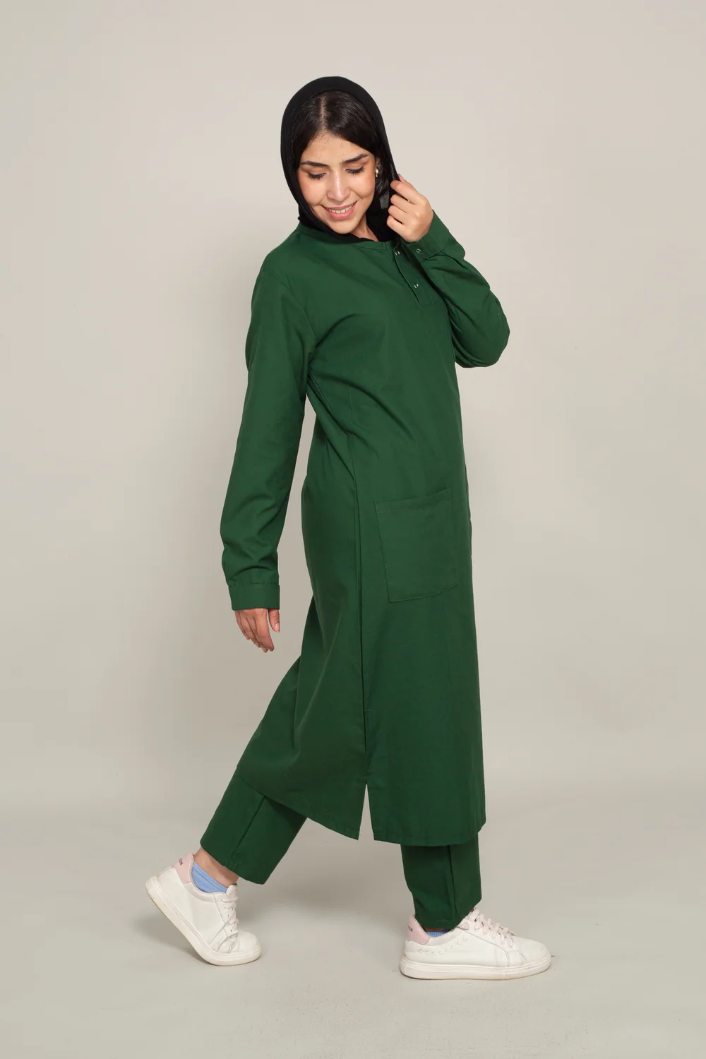 medical scrub set designed for female to be modest with a round collar top and wide pants - Tunic length - color emerald green